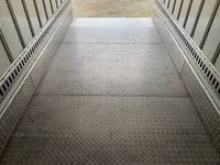 いすゞエルフ冷凍車（冷蔵車）小型（2t・3t）[写真19]