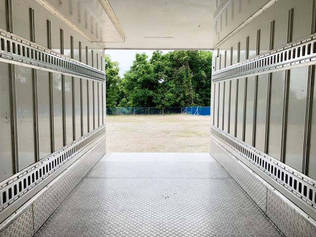 いすゞエルフ冷凍車（冷蔵車）小型（2t・3t）[写真20]