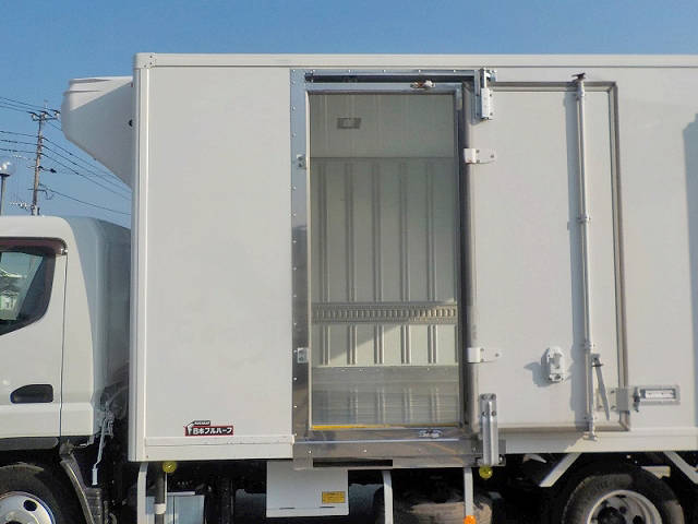 三菱ふそうキャンター冷凍車（冷蔵車）小型（2t・3t）[写真07]