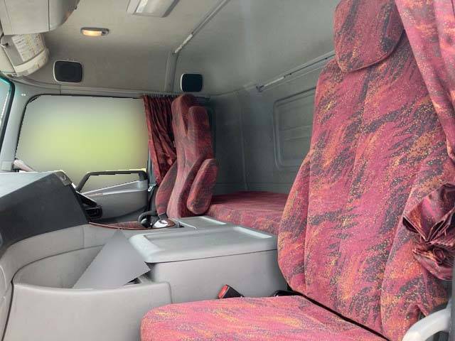 UDトラックスクオンアルミブロック大型（10t）[写真26]