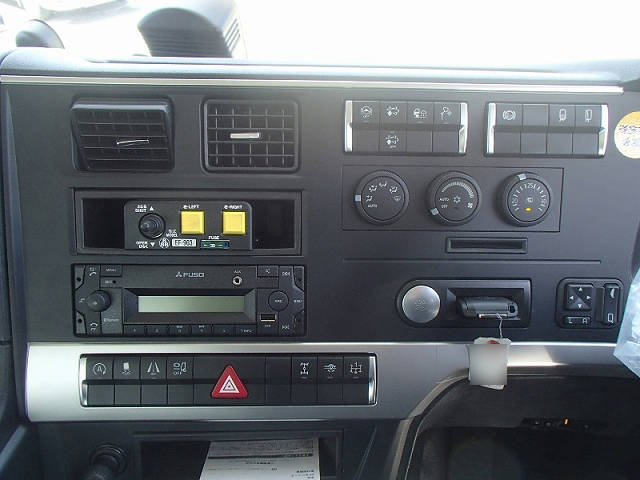 三菱ふそうスーパーグレートダンプ大型（10t）[写真18]