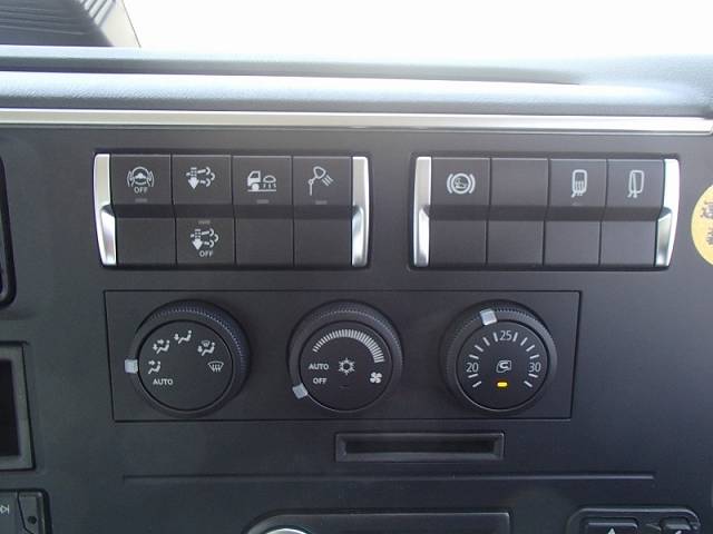 三菱ふそうスーパーグレートダンプ大型（10t）[写真19]