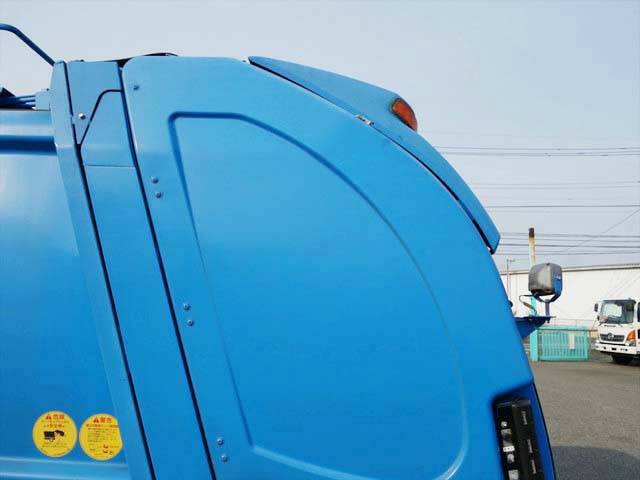 三菱ふそうキャンターパッカー車（塵芥車）小型（2t・3t）[写真23]