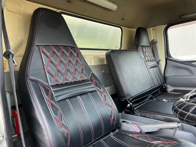 三菱ふそうキャンターアルミバン小型（2t・3t）[写真20]