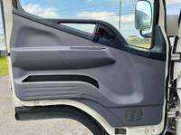 三菱ふそうキャンターアルミバン小型（2t・3t）[写真21]