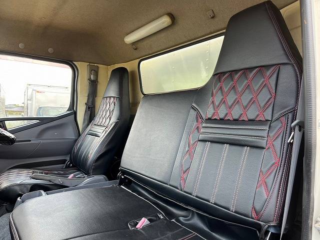 三菱ふそうキャンターアルミバン小型（2t・3t）[写真23]