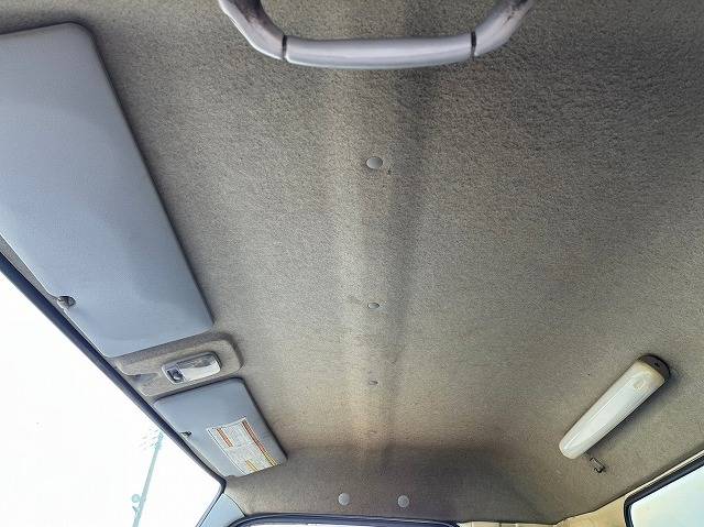 三菱ふそうキャンターアルミバン小型（2t・3t）[写真30]