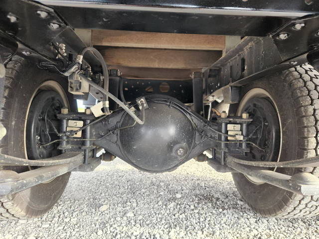 いすゞエルフ平ボディ小型（2t・3t）[写真13]