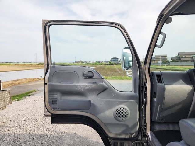 いすゞエルフ平ボディ小型（2t・3t）[写真15]