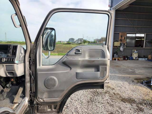 いすゞエルフ平ボディ小型（2t・3t）[写真16]