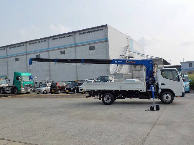 三菱ふそうキャンタークレーン4段小型（2t・3t）[写真03]