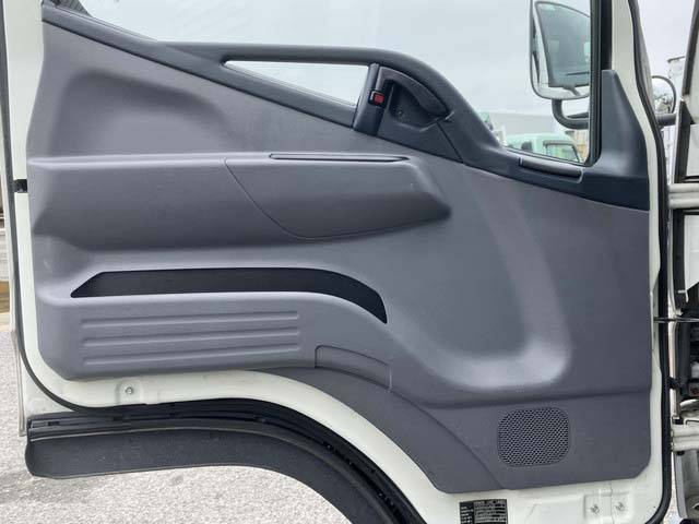 三菱ふそうキャンターアルミバン小型（2t・3t）[写真23]