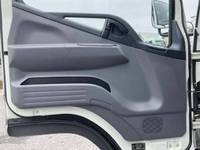 三菱ふそうキャンターアルミバン小型（2t・3t）[写真23]