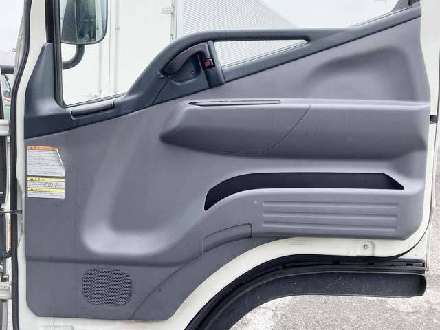三菱ふそうキャンターアルミバン小型（2t・3t）[写真24]
