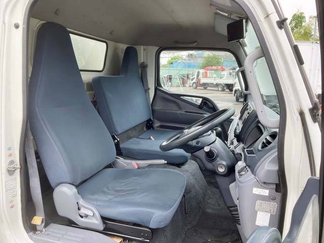 三菱ふそうキャンターアルミバン小型（2t・3t）[写真26]