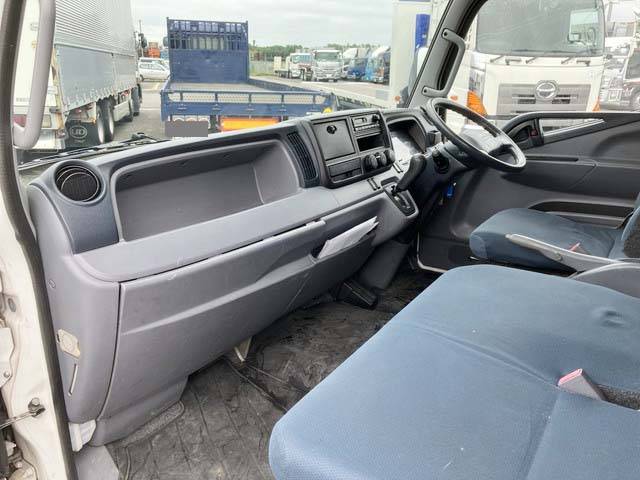 三菱ふそうキャンターアルミバン小型（2t・3t）[写真27]