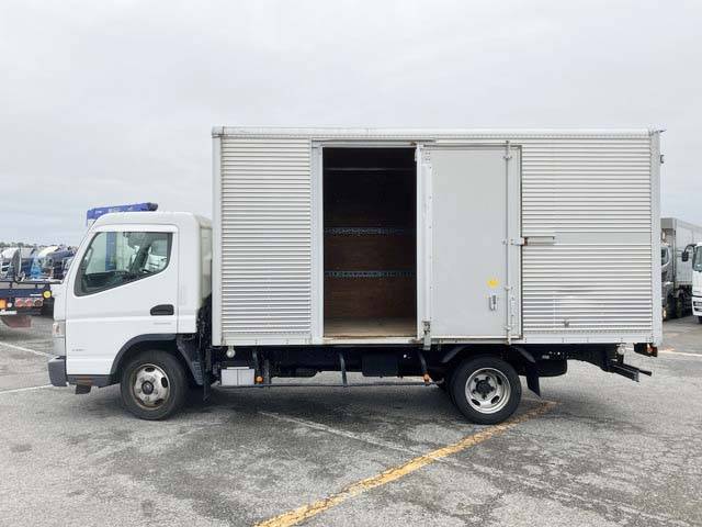 三菱ふそうキャンターアルミバン小型（2t・3t）[写真06]