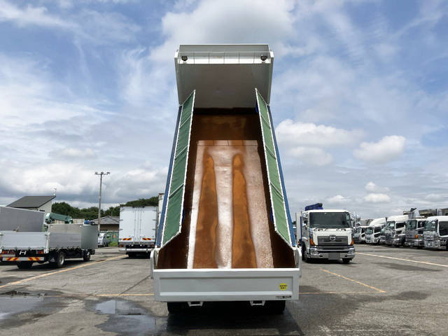 いすゞギガダンプ大型（10t）[写真11]