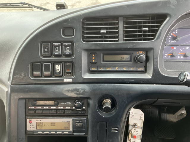 いすゞギガダンプ大型（10t）[写真36]