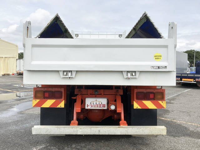 いすゞギガダンプ大型（10t）[写真09]