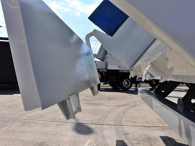 いすゞギガダンプ大型（10t）[写真14]