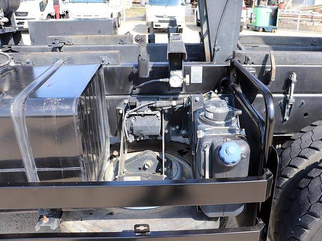 いすゞギガダンプ大型（10t）[写真17]