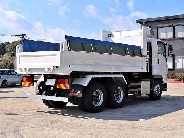 いすゞギガダンプ大型（10t）[写真02]