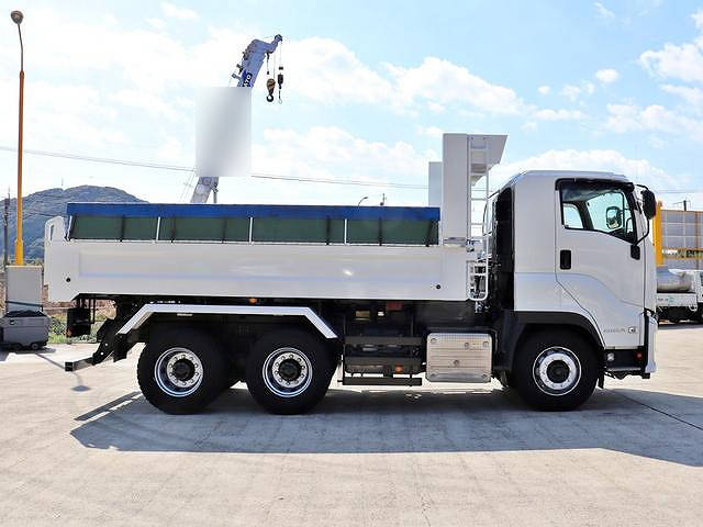 いすゞギガダンプ大型（10t）[写真03]