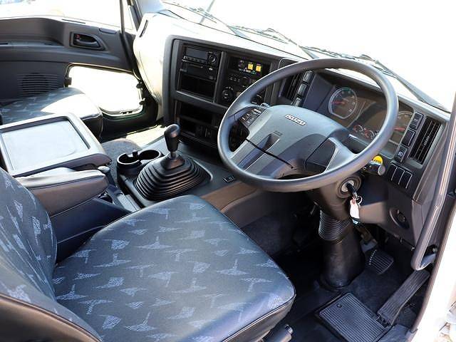 いすゞギガダンプ大型（10t）[写真32]