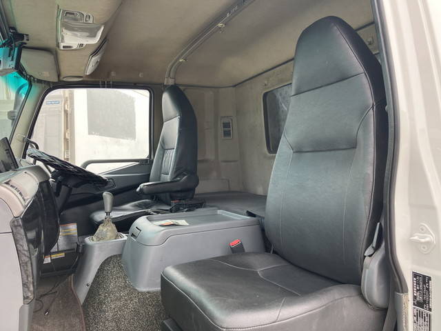 三菱ふそうファイターアルミウイング中型（4t）[写真28]