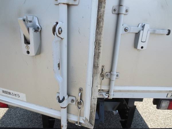 三菱ふそうキャンターアルミバン小型（2t・3t）[写真17]