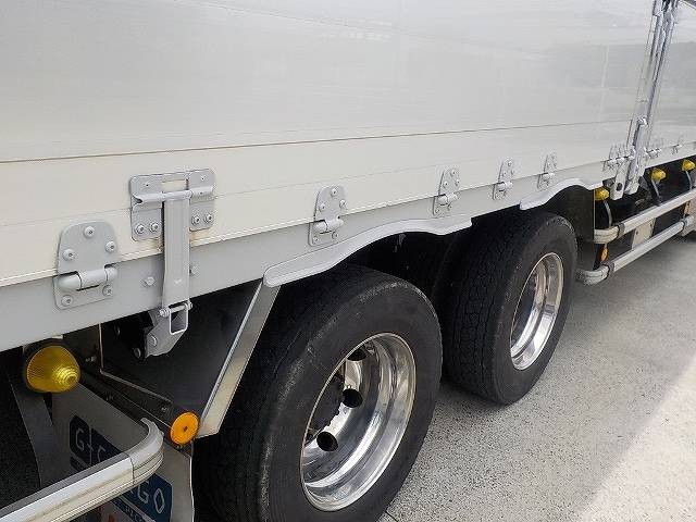 いすゞギガアルミウイング大型（10t）[写真18]