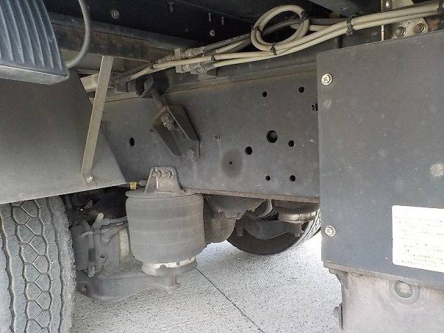 いすゞギガアルミウイング大型（10t）[写真23]