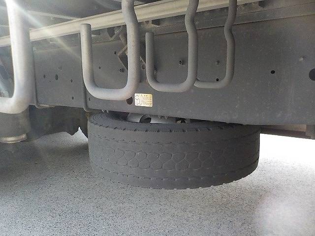 いすゞギガアルミウイング大型（10t）[写真27]