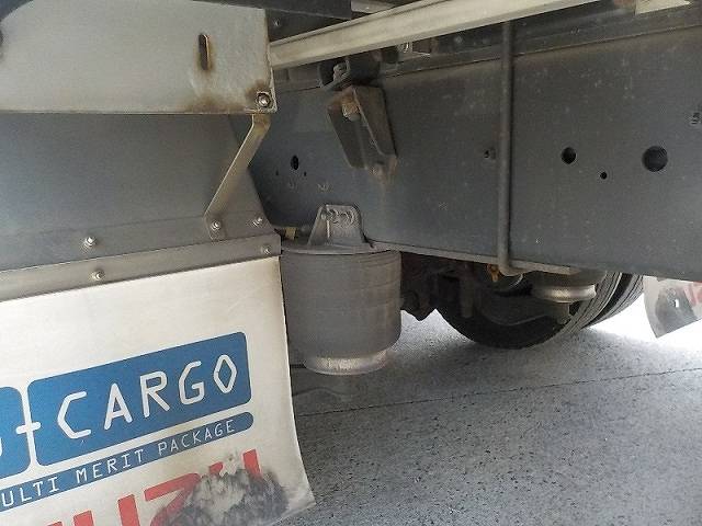 いすゞギガアルミウイング大型（10t）[写真28]