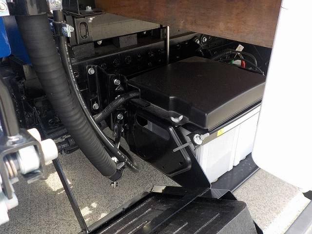 三菱ふそうキャンタークレーン4段小型（2t・3t）[写真22]