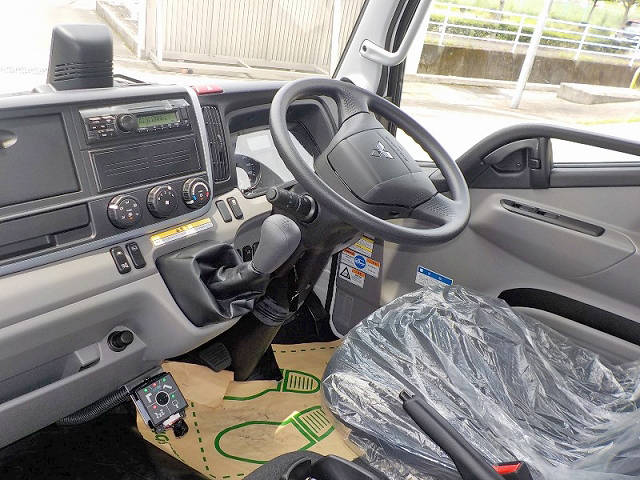 三菱ふそうキャンタークレーン4段小型（2t・3t）[写真06]