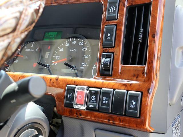 いすゞエルフダブルキャブ（Wキャブ）小型（2t・3t）[写真21]