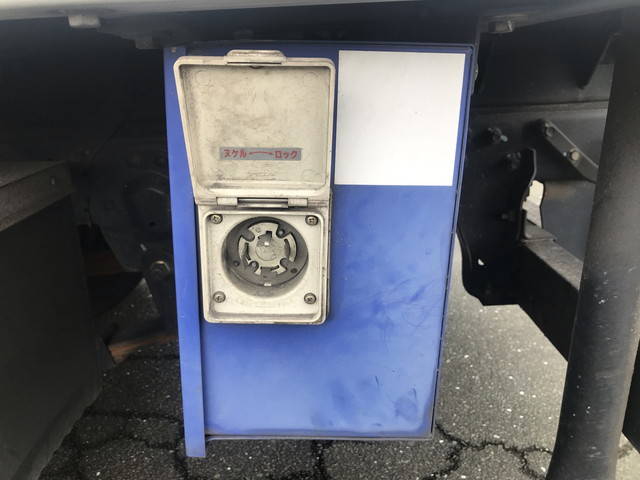 いすゞエルフ冷凍車（冷蔵車）小型（2t・3t）[写真18]