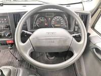 いすゞエルフ冷凍車（冷蔵車）小型（2t・3t）[写真32]