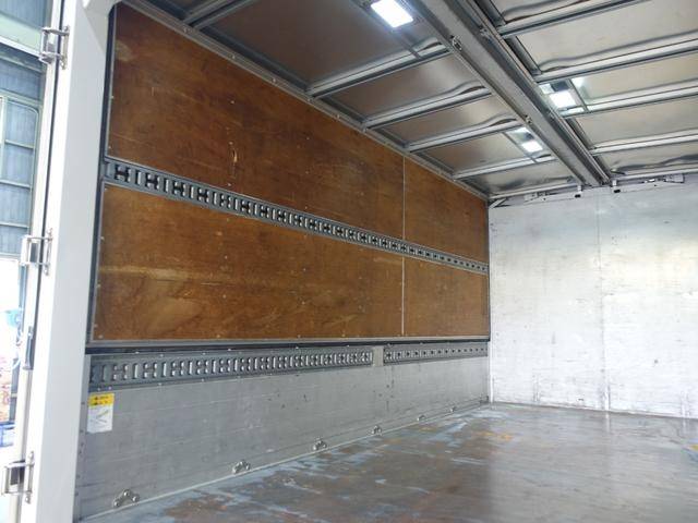 三菱ふそうキャンターアルミウイング小型（2t・3t）[写真11]