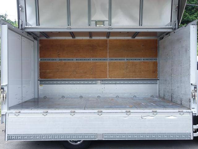 三菱ふそうキャンターアルミウイング小型（2t・3t）[写真15]