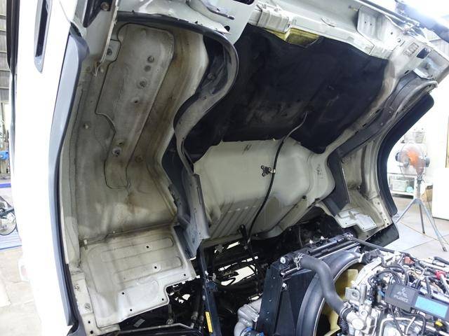 三菱ふそうキャンターアルミウイング小型（2t・3t）[写真22]