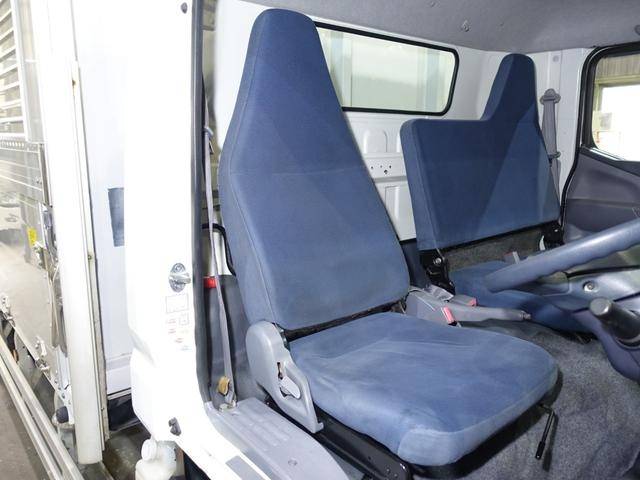 三菱ふそうキャンターアルミウイング小型（2t・3t）[写真29]