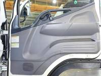 三菱ふそうキャンターアルミウイング小型（2t・3t）[写真35]