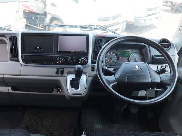 三菱ふそうキャンターダブルキャブ（Wキャブ）小型（2t・3t）[写真30]