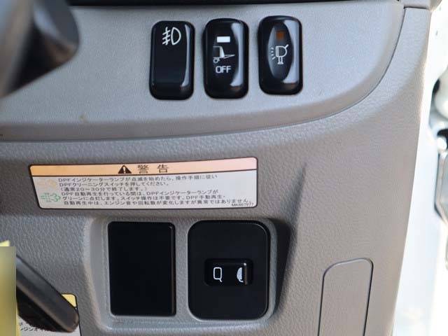 三菱ふそうキャンターダブルキャブ（Wキャブ）小型（2t・3t）[写真35]