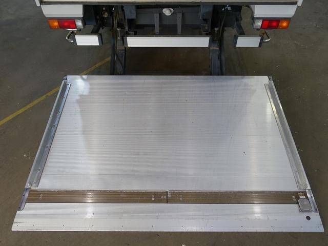 三菱ふそうキャンターアルミバン小型（2t・3t）[写真15]