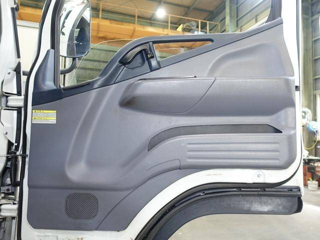 三菱ふそうキャンターアルミバン小型（2t・3t）[写真34]