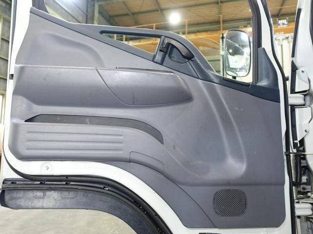 三菱ふそうキャンターアルミバン小型（2t・3t）[写真35]